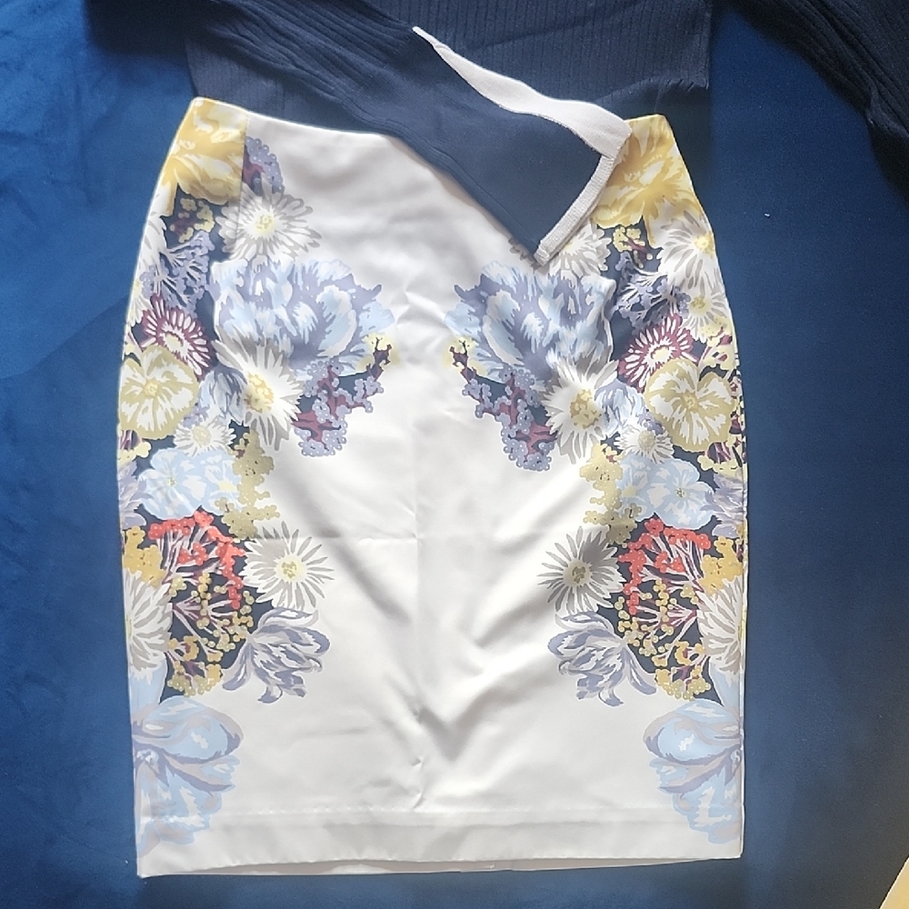 H&M Multicolor Floral Pencil Skirt
